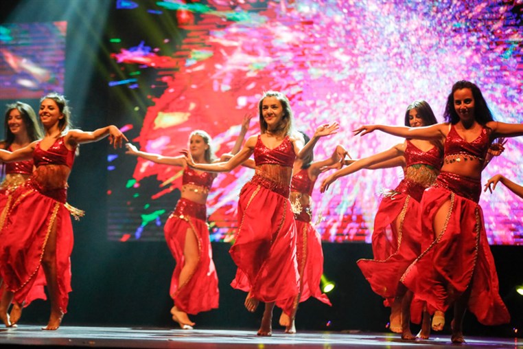 Tribe Dance Hold Your Dream 